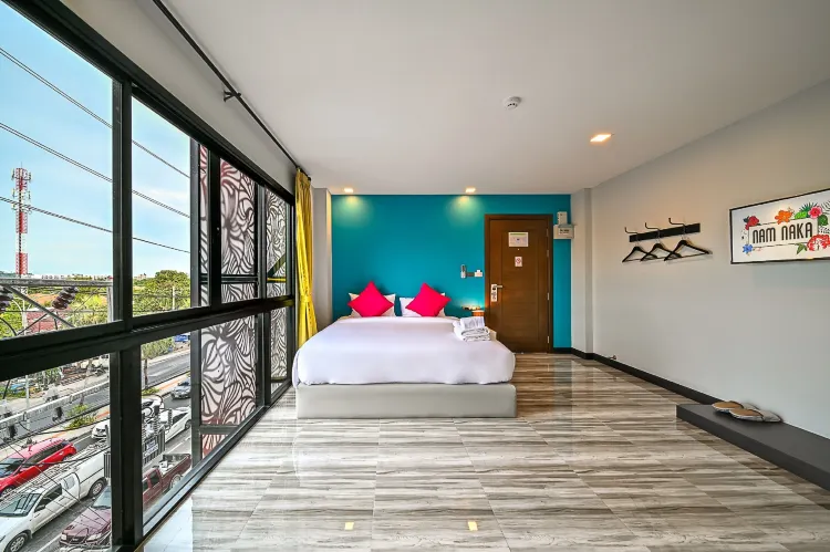 ห้องพรีเมียร์ เตียงใหญ่ 1 เตียง