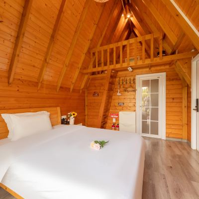 湖景特色大床客房 迪茵湖湖畔度假小木屋優惠