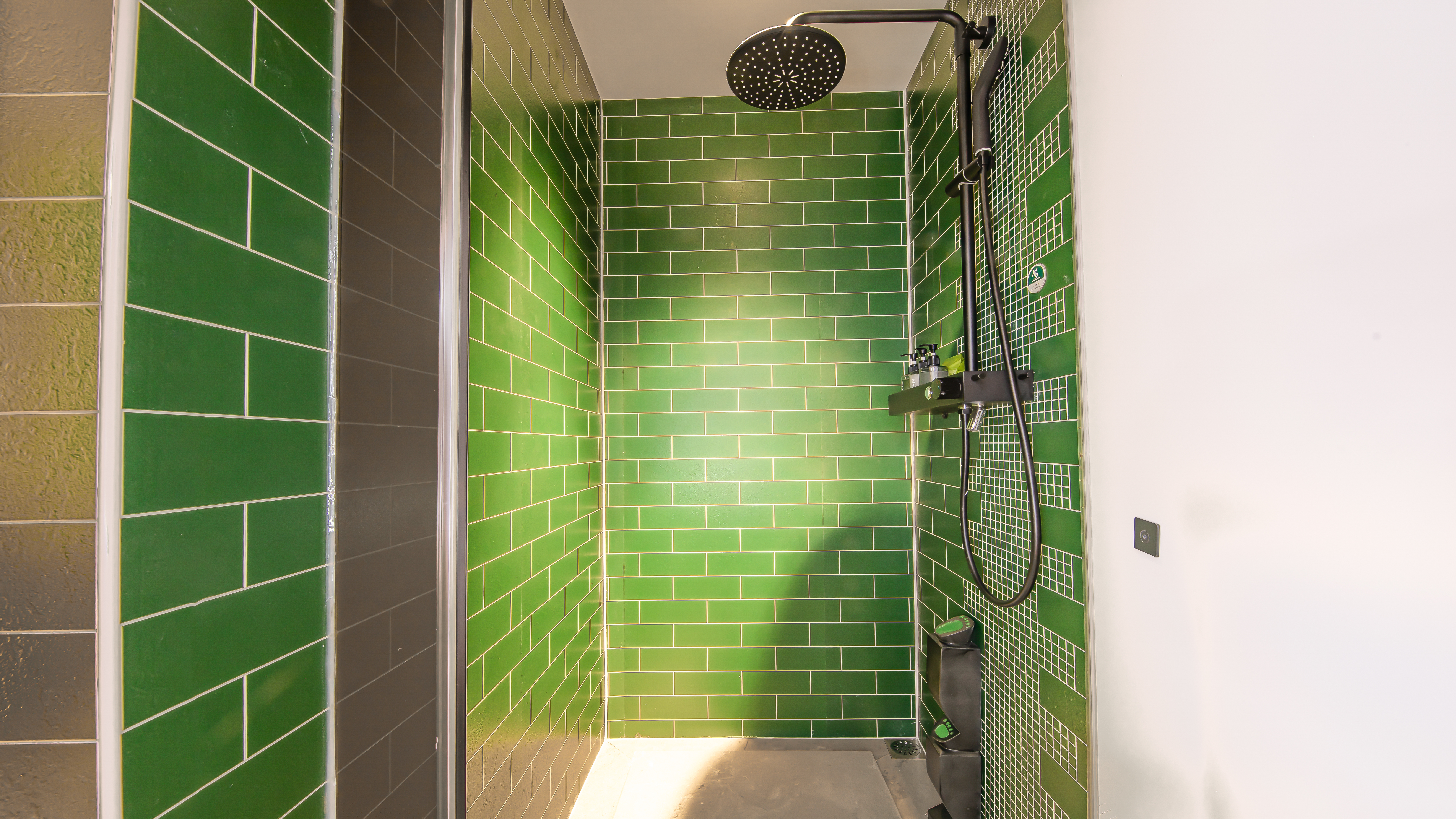 日式和风间（百寸影院+全屋智能+独立空调+独立冰箱）