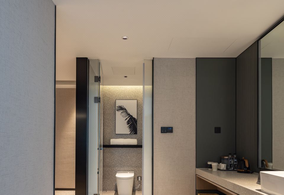 Shenzhen Nanshan Science Park high-tech Central ATOURS HotelJimu City-View Double Bed Room (Mini Fridge + Screen Projection TV + Yoga Mat + Deep Sleep PRO Pillow + 270 Degree Floor-to-Ceiling Window)