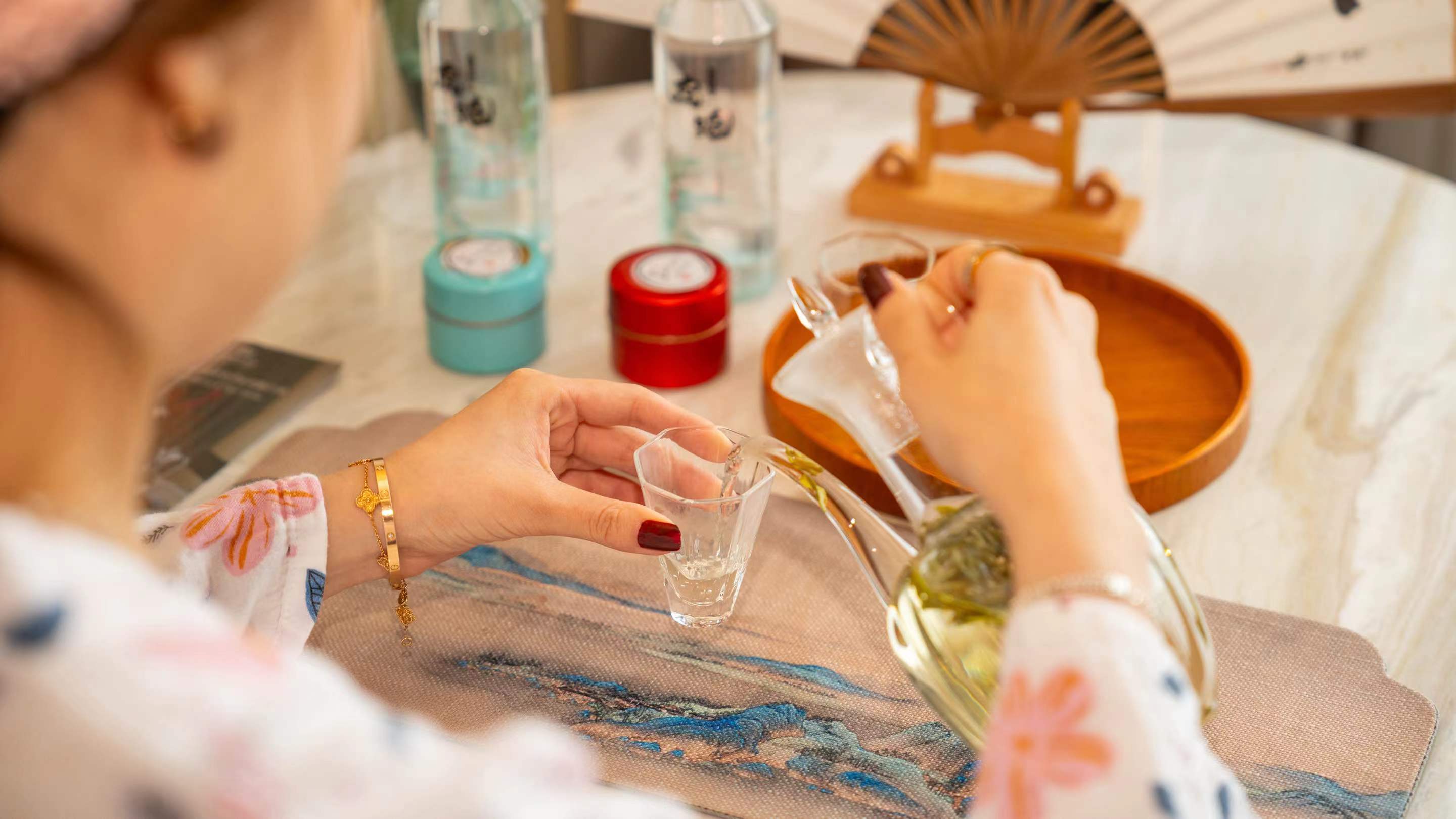 180°全湖景行政大床房