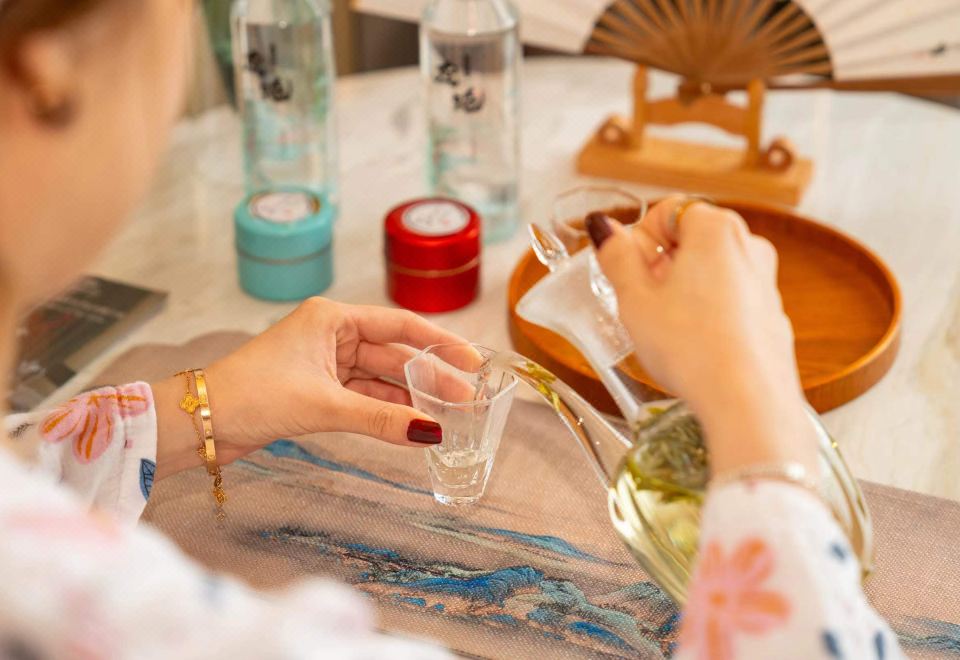 Friendship Hotel Hangzhou180° Full Lake View Executive Double Bed Room