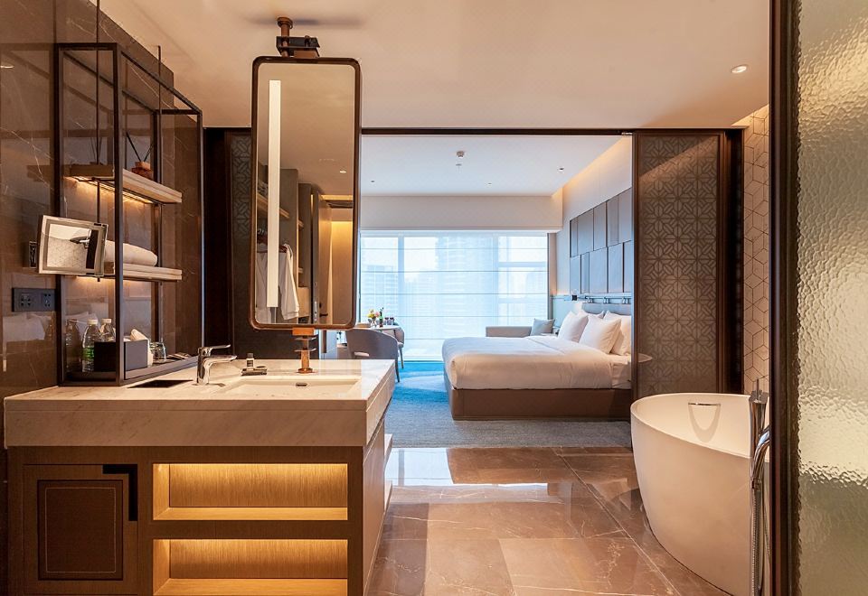 行政城景大床房（观鹭岛城际风光）