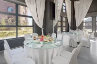 Selim Lake Spruce Resort