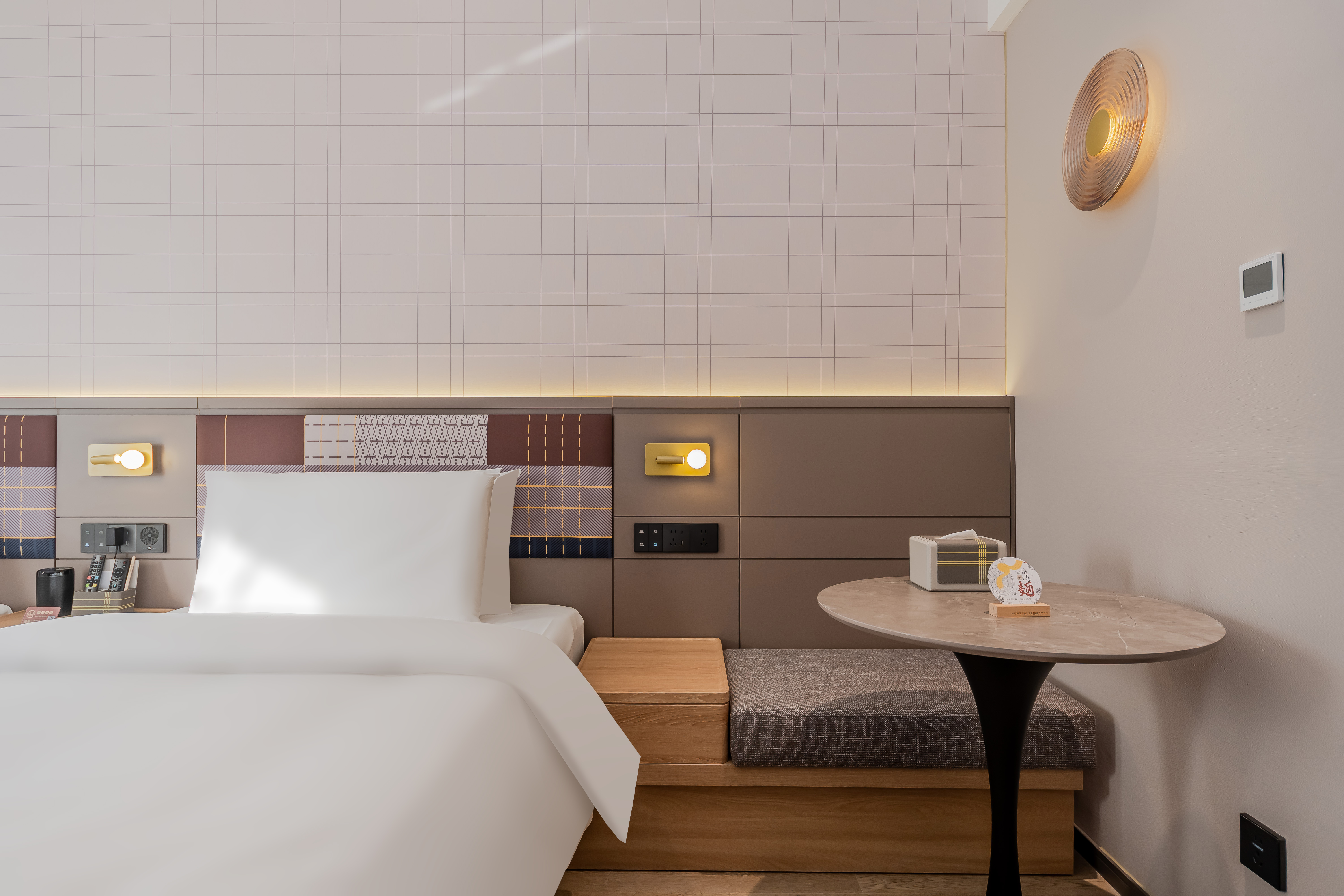 高级双床房（智能客控+手机投屏+徕芬吹风机）