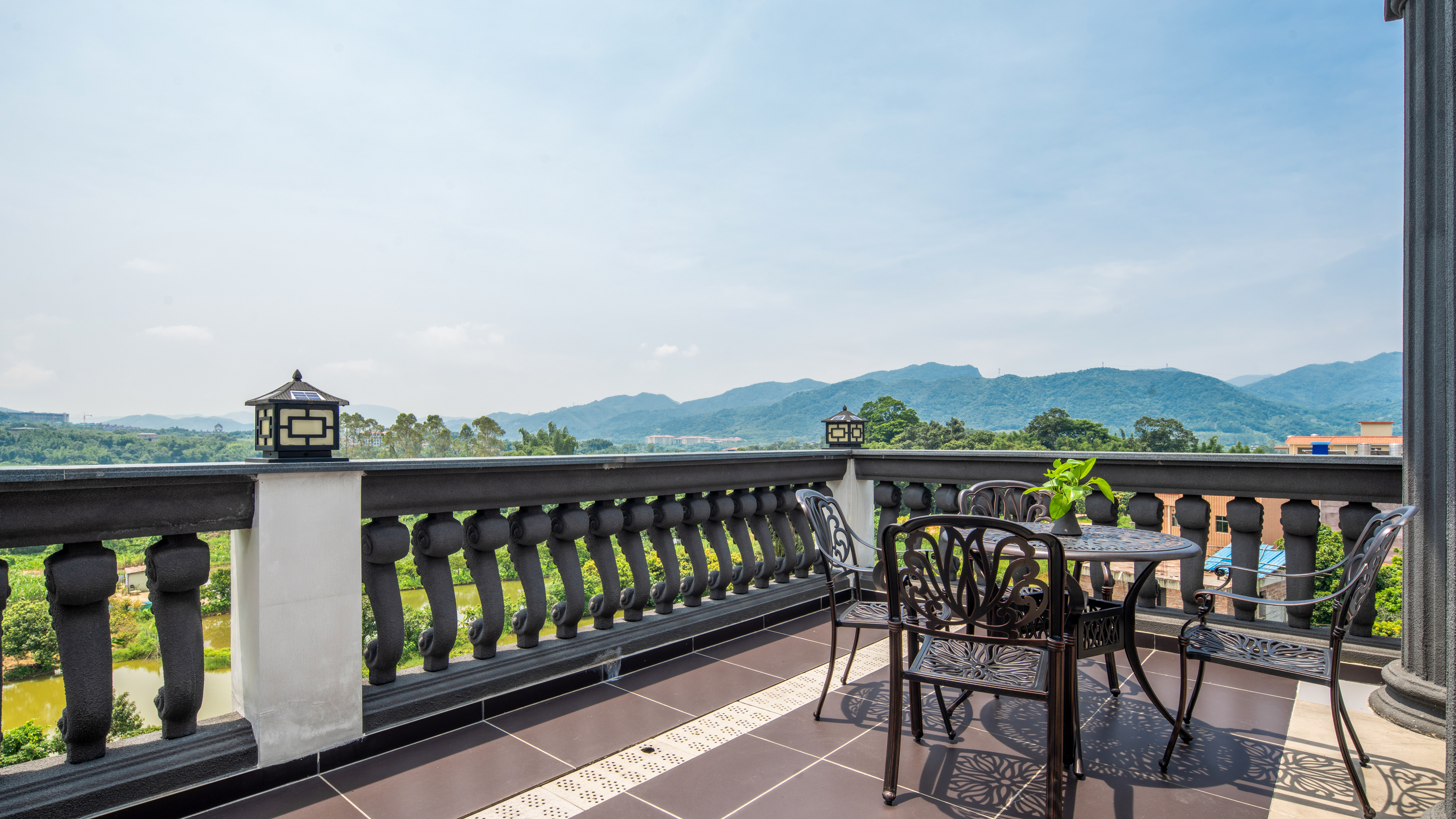 山景暖阳大床房