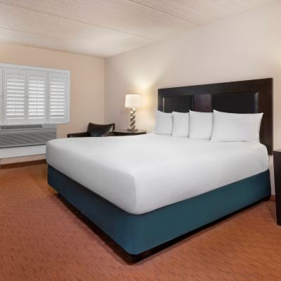 East Deluxe King Non Smoking Tropicana Laughlin Promo Code