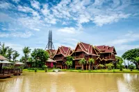 Flame Resort and Bristro Phnom Penh Отели в г. 
