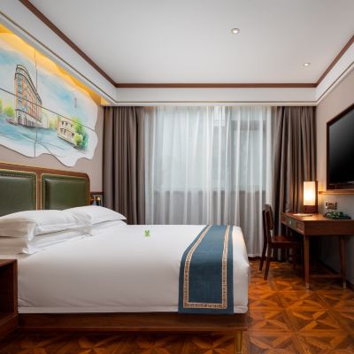 尊享商務大床房（智能客控+零壓床品+小冰箱） 時光漫步S飯店（上海復旦大學五角場地鐵站店）優惠