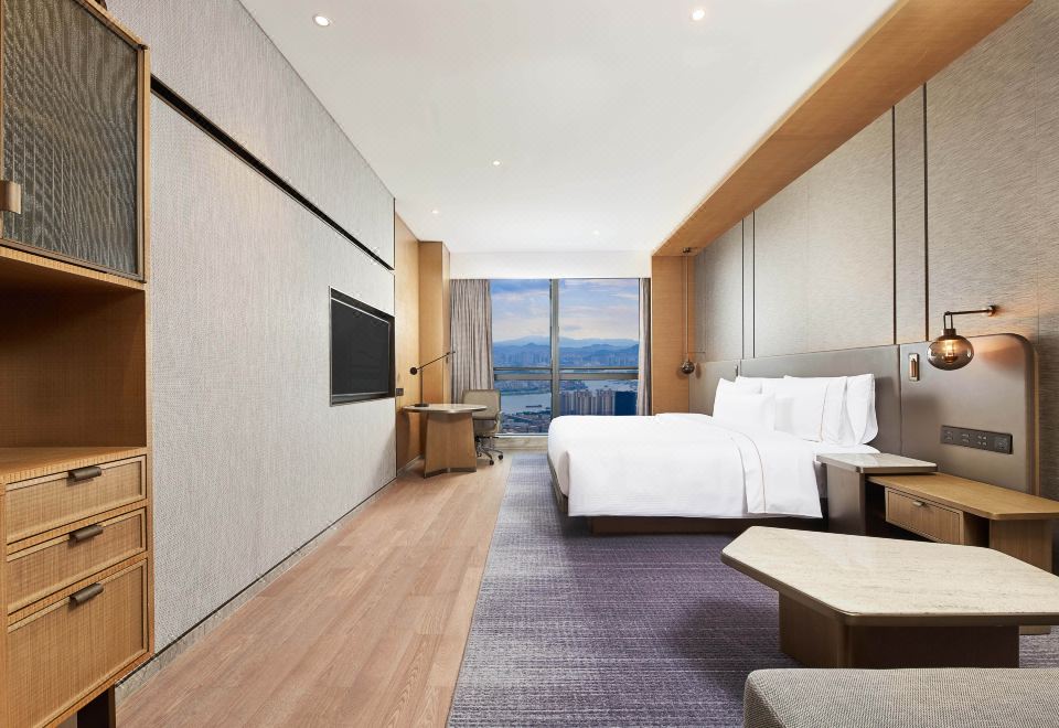 豪华江景大床房