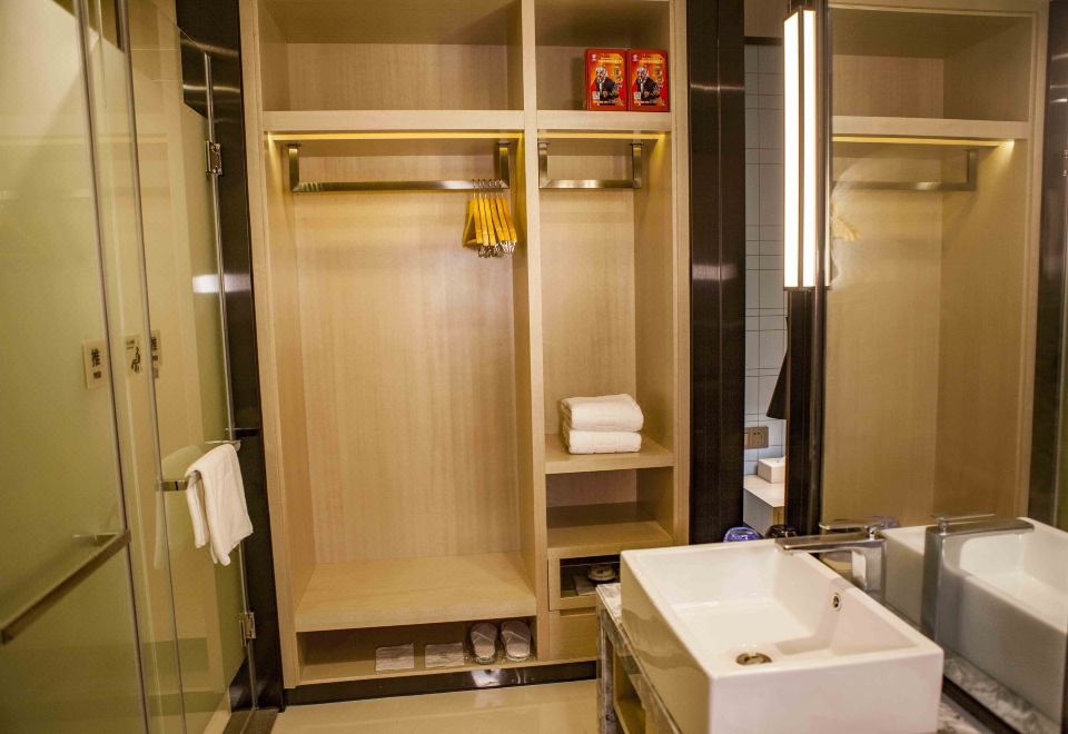 舒适大床房[温馨舒适+独享静谧+自然采光+深度好眠]