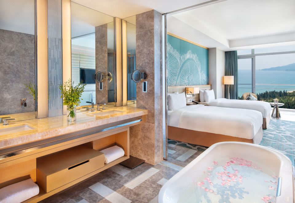 皇傢俱樂部至尊海景雙床房