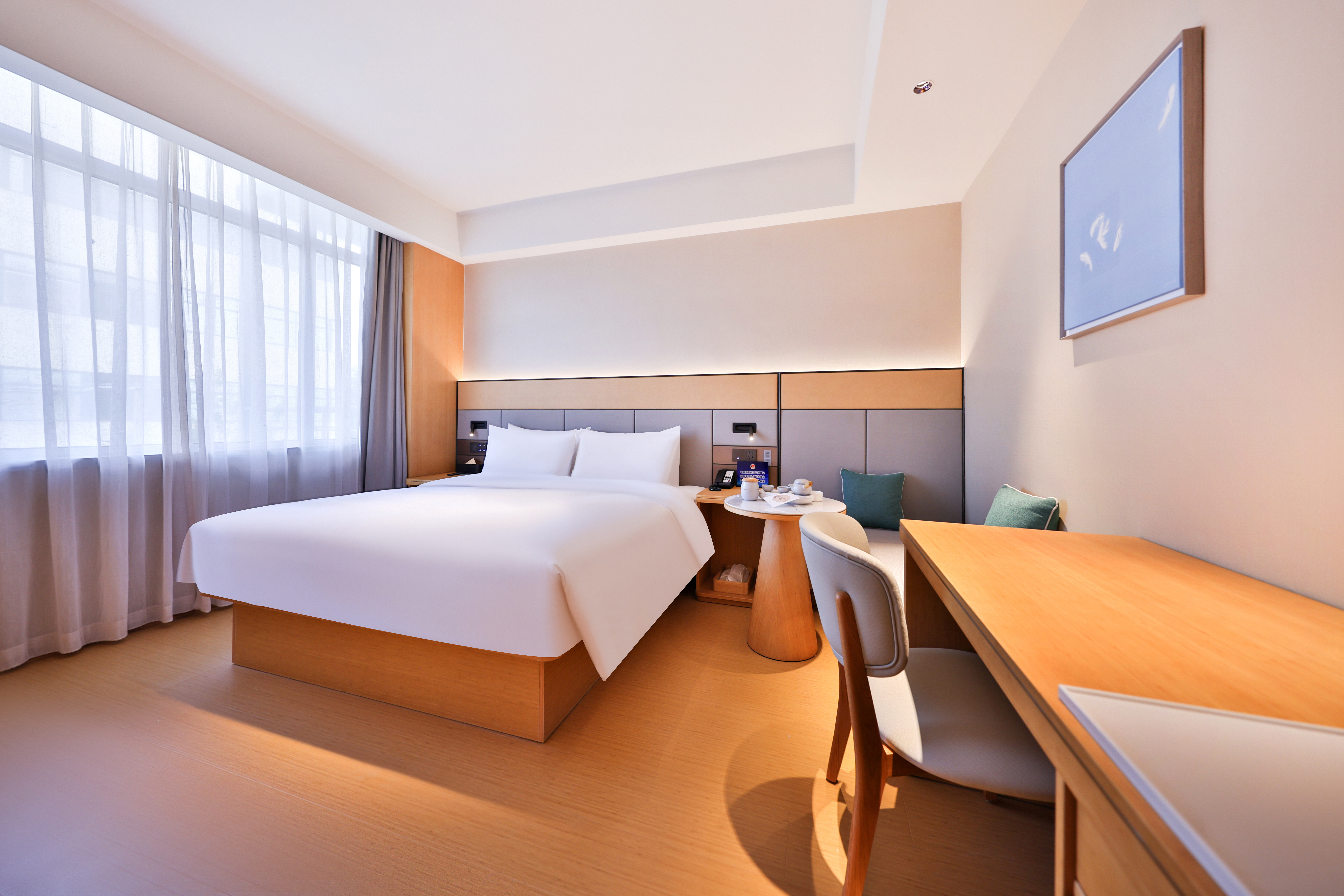 商务大床房（65寸投屏电视+小冰箱+记忆棉床垫）