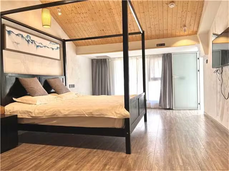 静心—阳台大床房