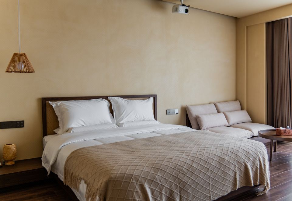 Guestroom - Garden-View (Double Bed)