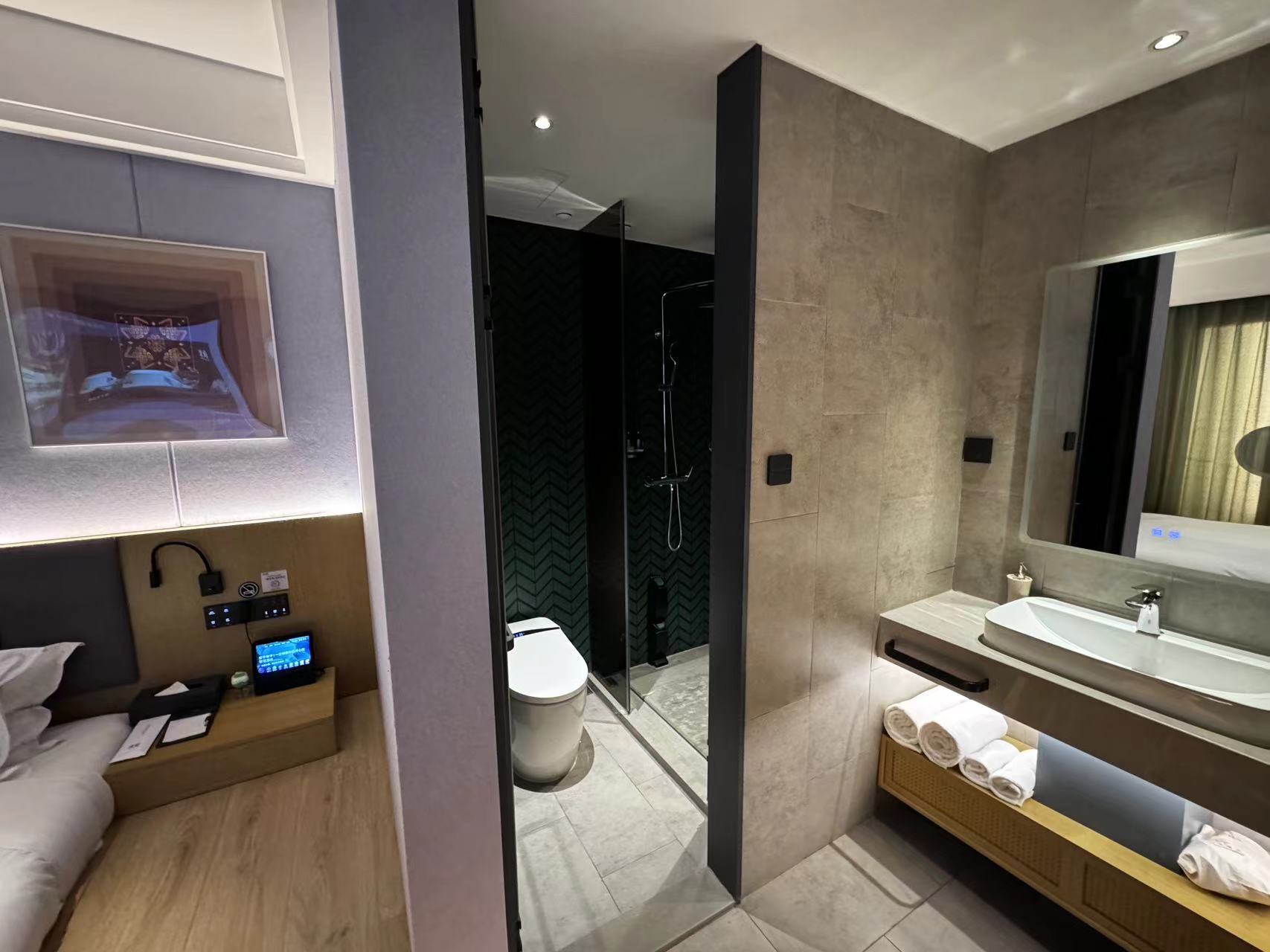 日式和风榻榻米房（智能客控+深睡记忆枕+迷你冰箱）