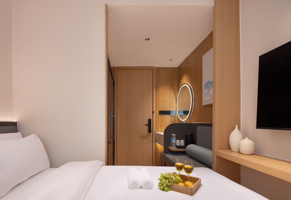 幾木日式榻榻米房（記憶棉枕+網紅梳粧鏡+智能馬桶+舒適床墊+密封拖鞋）