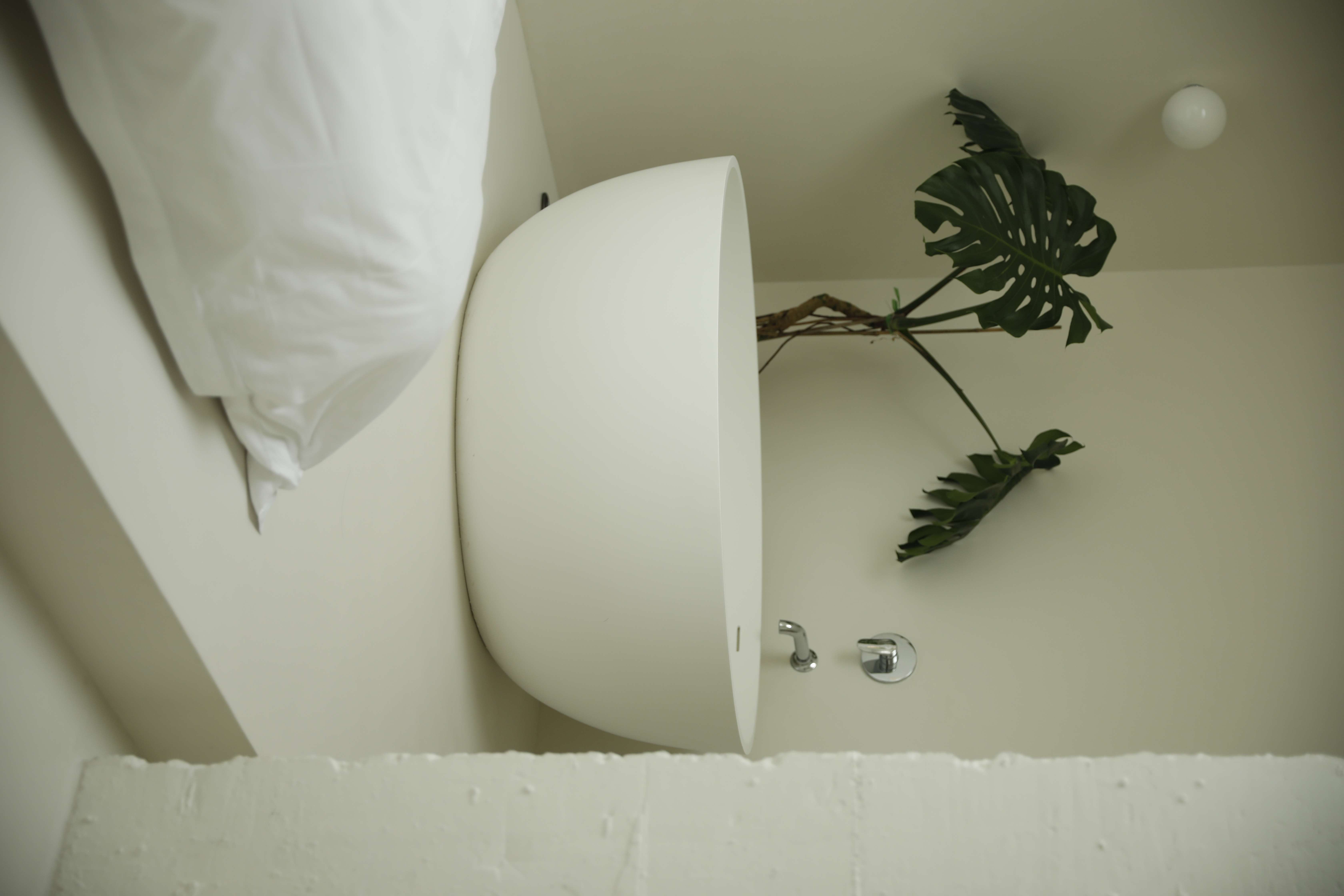 追星星的人 丨星空浴缸大床房（全屋进口微水泥，科勒衞浴，金可儿床垫，网红冰箱）