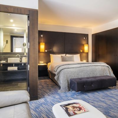 Junior Suite Renaissance Paris Arc de Triomphe Hotel Promo Code