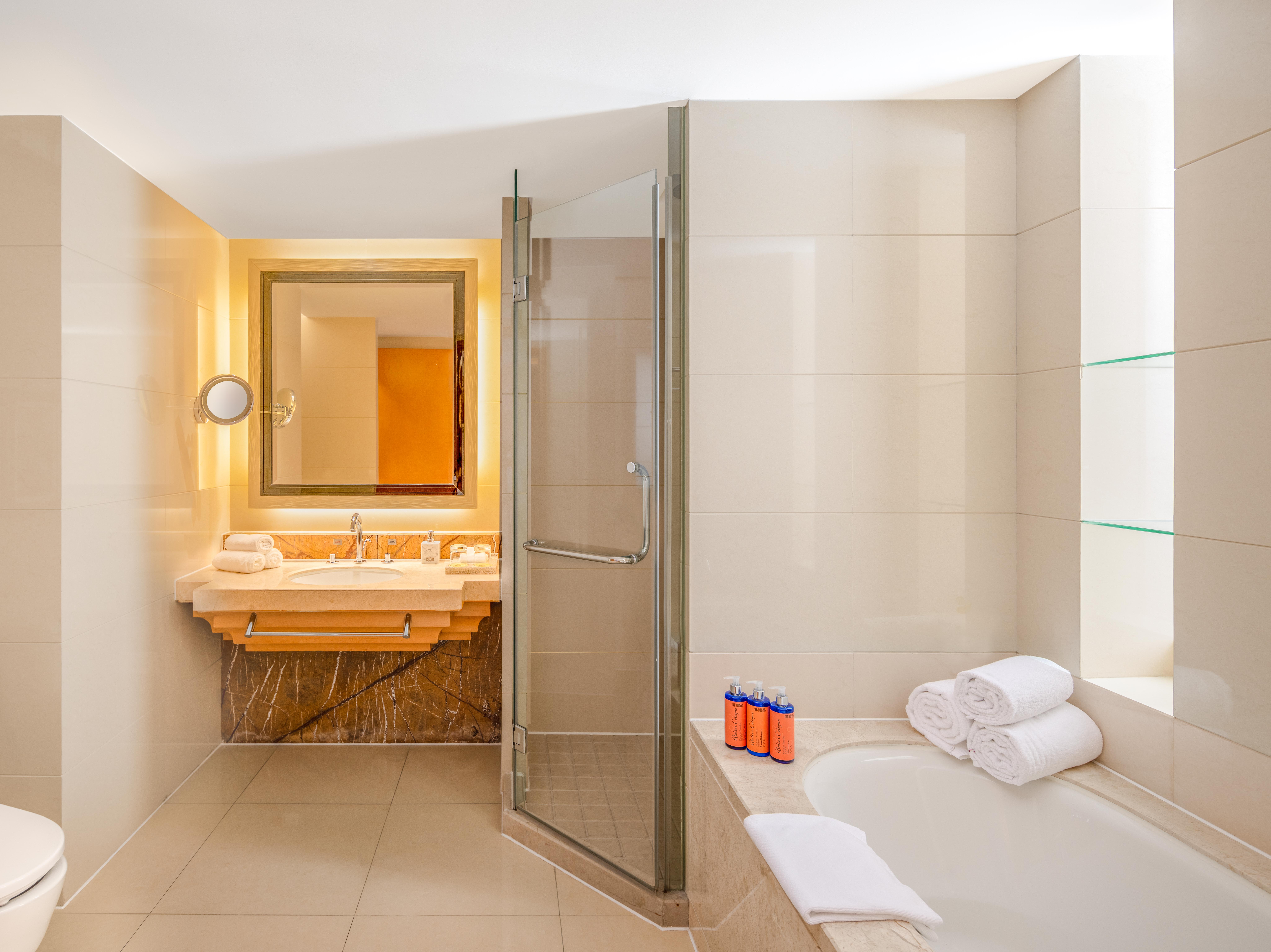 5号楼湖景三卧室套房