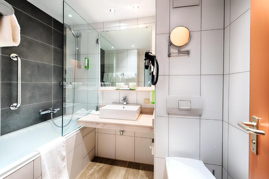 客房（1张大床，带阳台、梳化床）