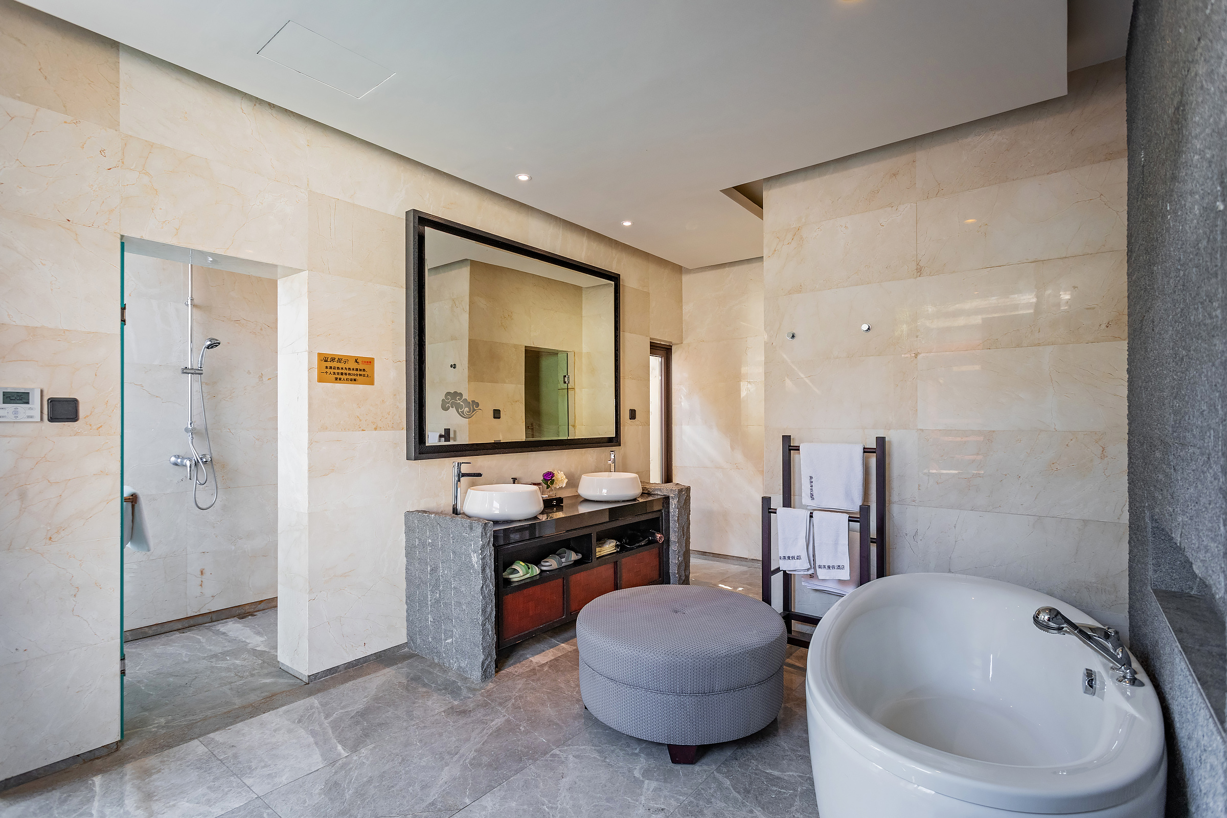 私家泳池别墅·一室一厅