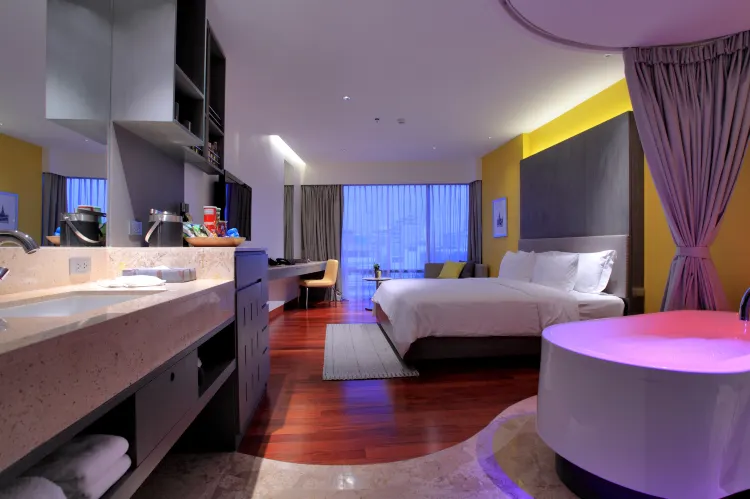 Extra Radiance Room