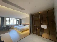 Lan Feng Hotel (Weining Caohai Convention and Exhibition Center)
