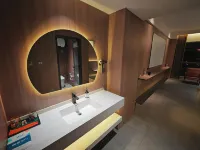 Lezhi Homestay (Baoding East Railway Station He Da New District Store)