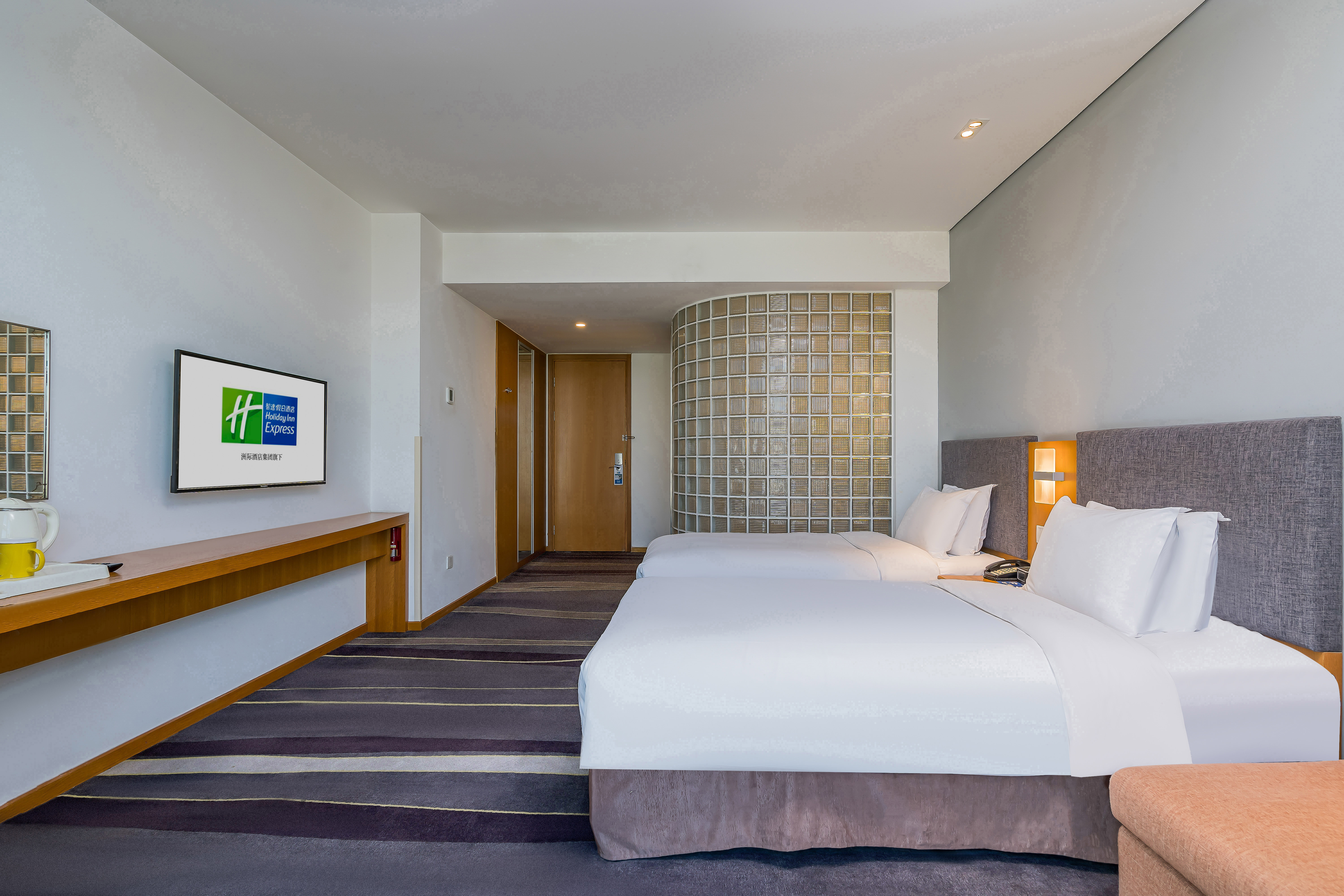 豪华双床房【羽绒被+金可儿床垫+康乃馨床品+落地窗】