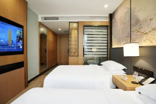 Luyi Qiqi L Hotel