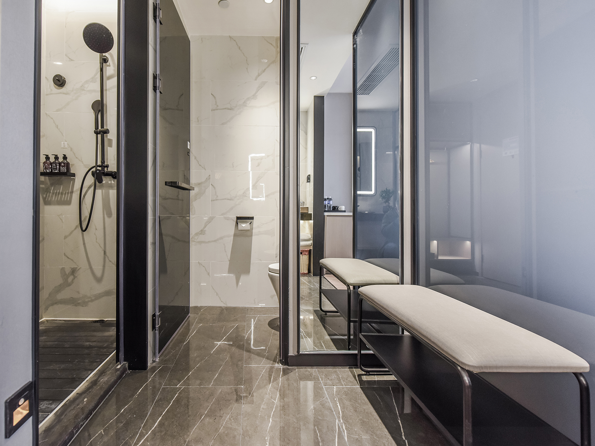 商务双床房（超赞办公桌+双层隔音玻璃）