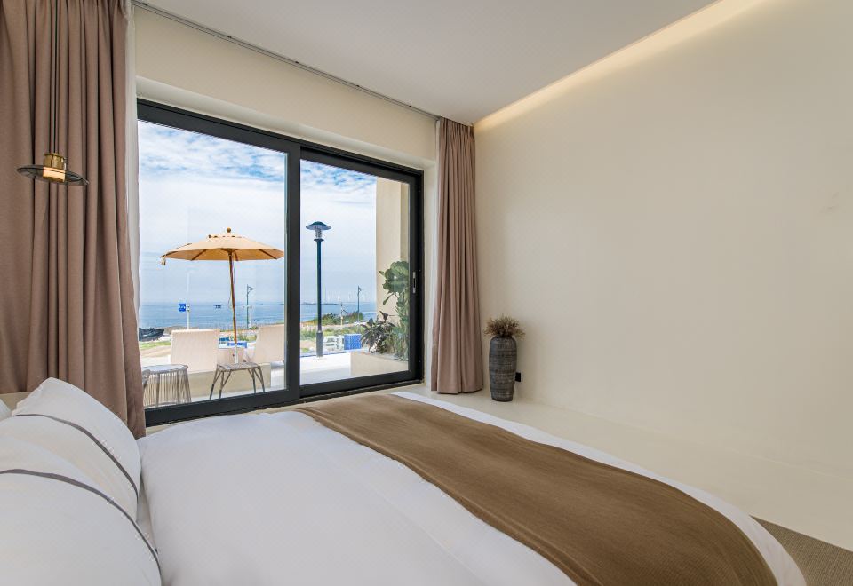Featured Room - Sea-View (Double Bed) (Pool)