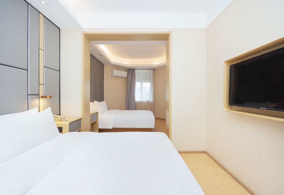 家庭房（65寸投屏電視+分體空調+地采暖+小童用品）