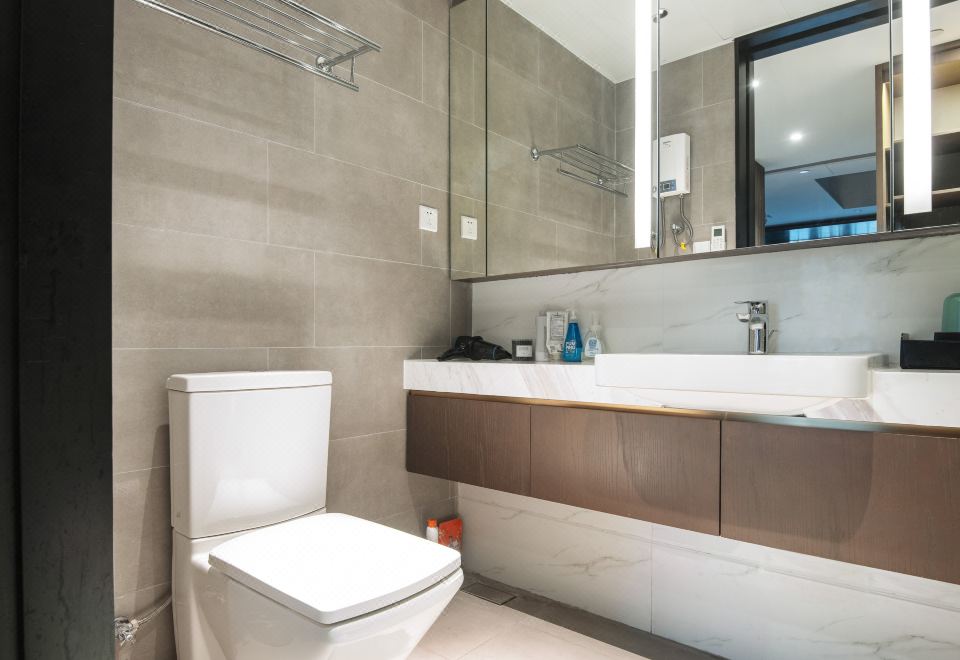 尊享雙臥套房（洗衣機+熨衣設備+咖 啡機）