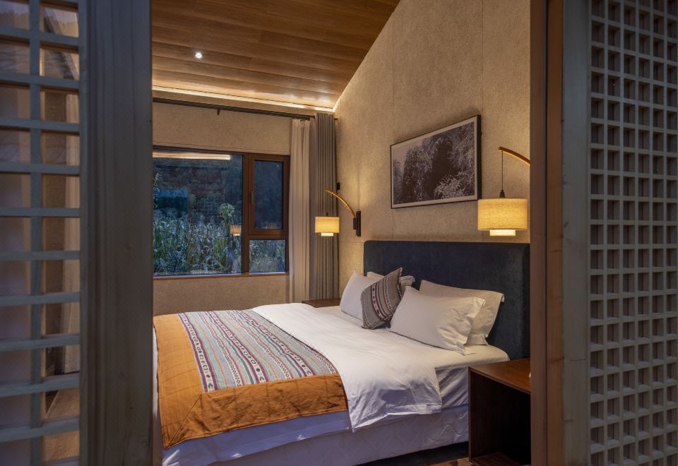 Lanping Shujiawu Township Luoguxuan Hiking HomestayPumi Ethnic Scenic Rustic Luxury Double Bed Suite