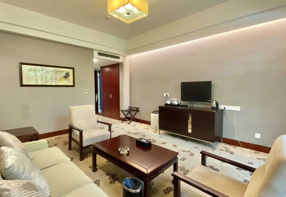 East Lake Hotel WuhanBaihua 2# Scenic Suite