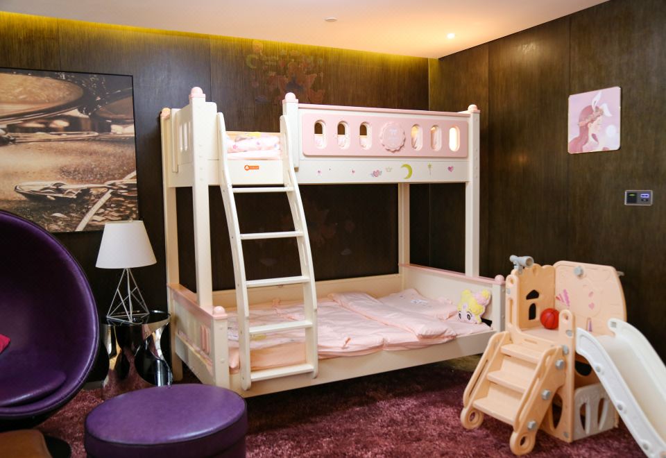 夢幻公主家庭親子套房（大床+子母床）