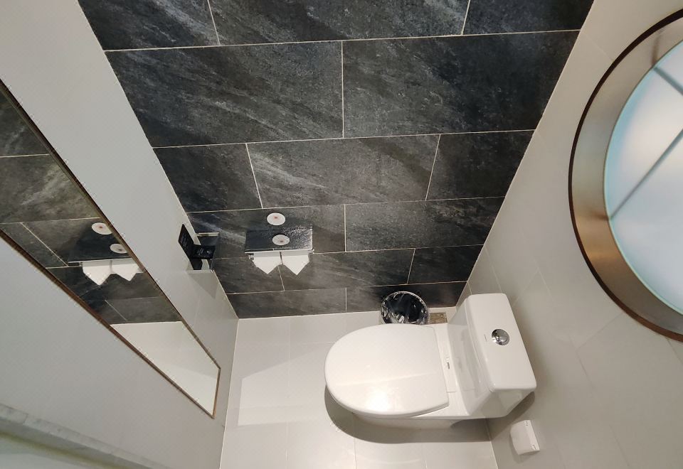 家庭房（加熱毛巾桿+小冰箱+智能鏡）