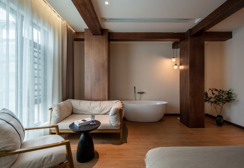 Shanchi Double Bed Room (Smart Home, Central Oxygen Supply, Heated Floor&Projection Tub)