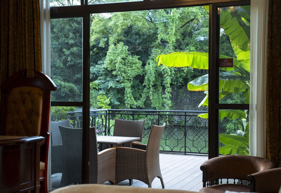 经典复刻·湖景露台大床房（湖中观景露台+智能马桶）