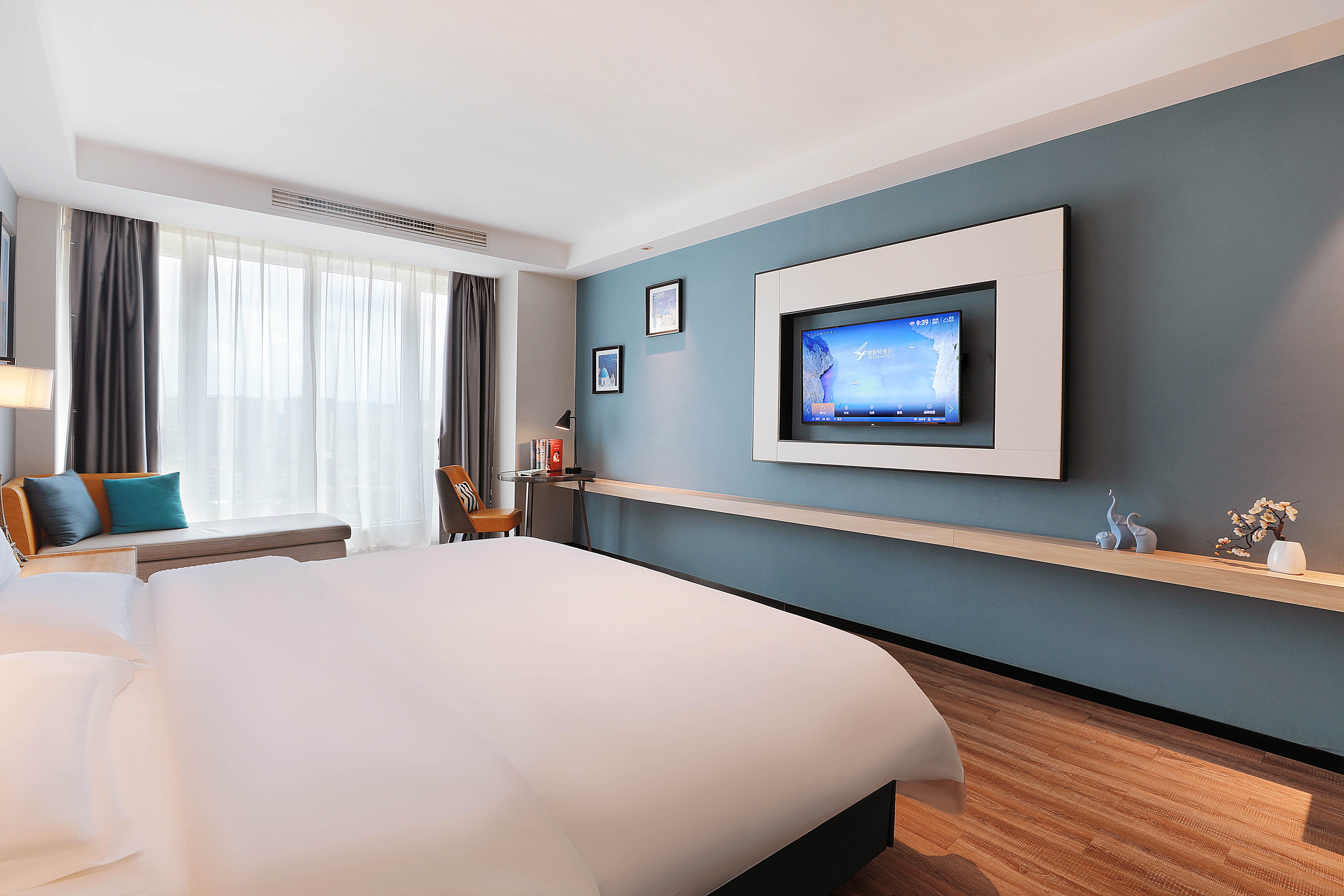 高级大床房（智能客控-落地窗）