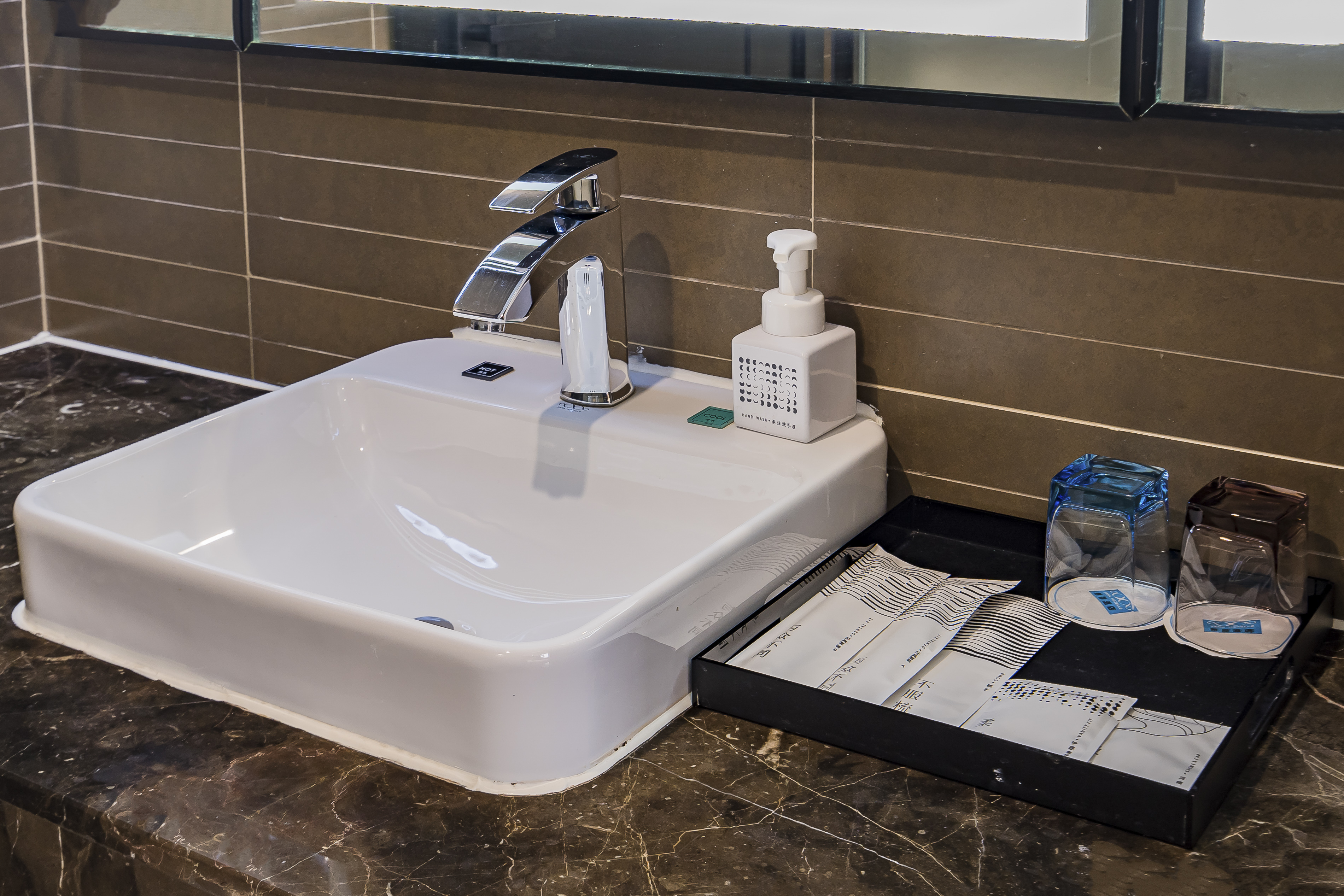 希岸高级大床房-智能客控