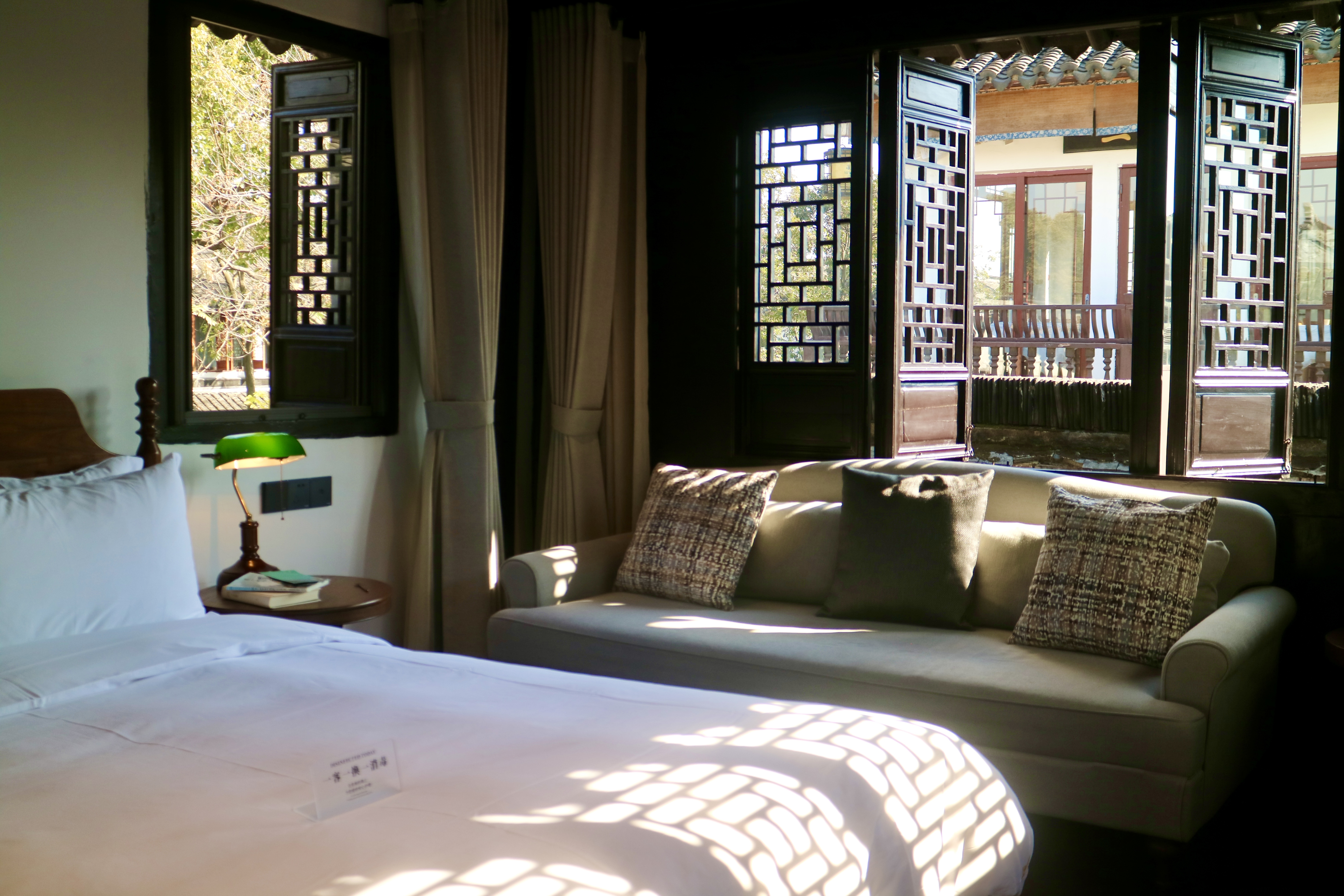 猗兰-豪华大床房