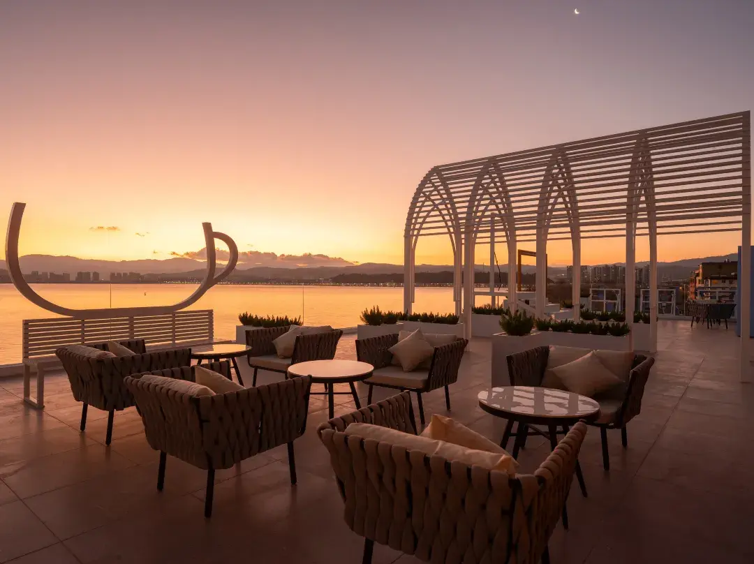 Sea View Hotel Lingxin Banhai - Dali