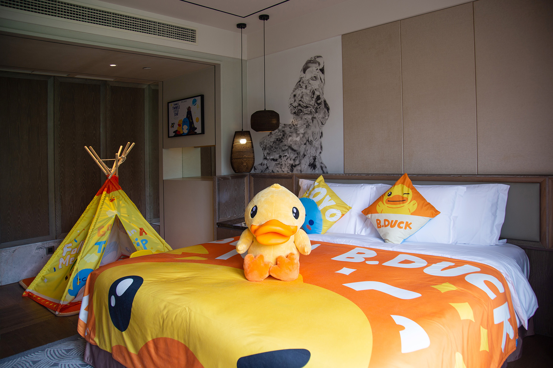 小黄鸭主题亲子汤屋?