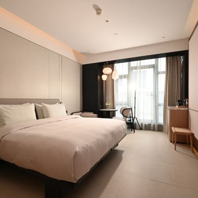 高級房·超大床 廣州景閣飯店（白雲國際機場T2航廈店）優惠