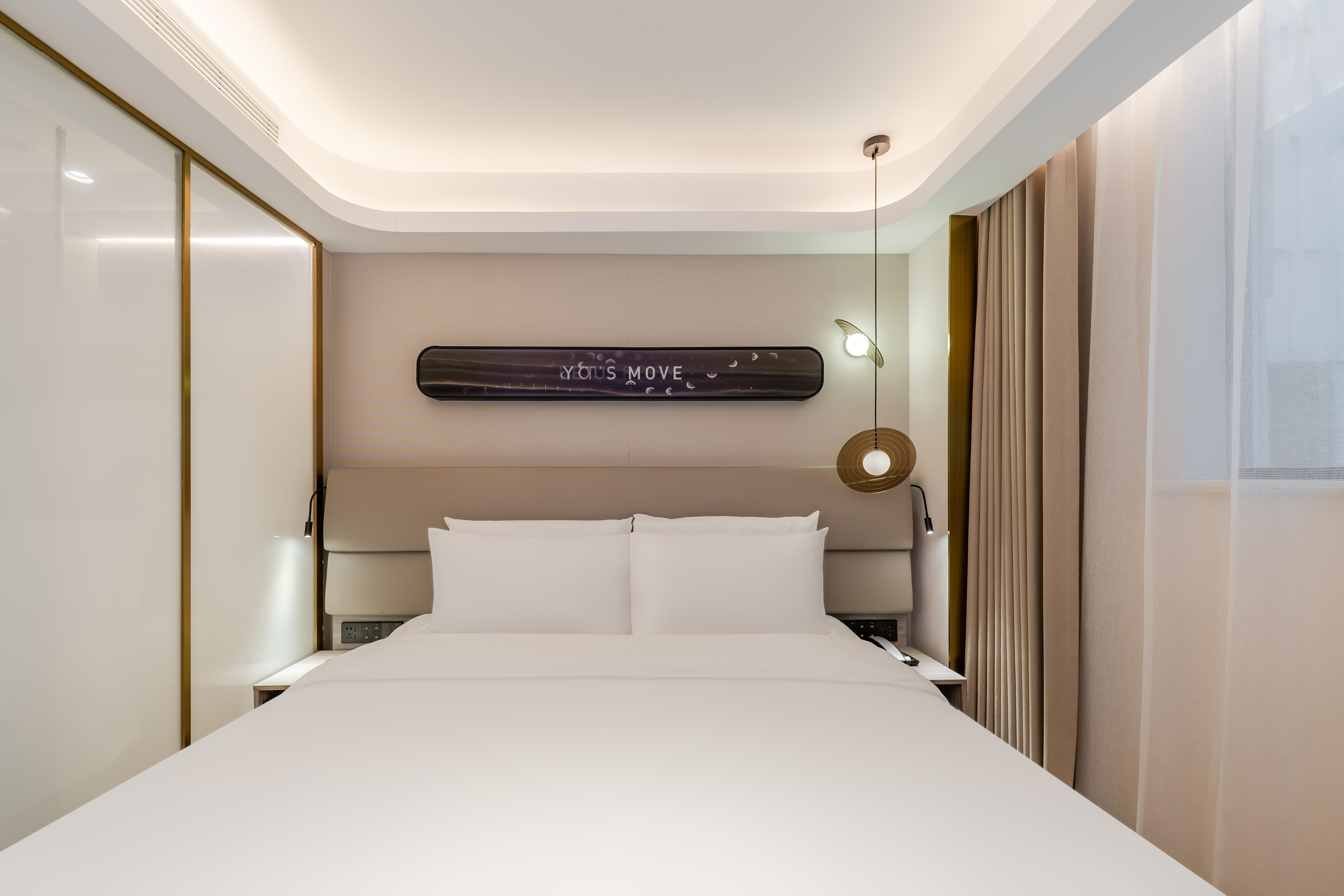 商务大床房（智能投屏+徕芬吹风机）