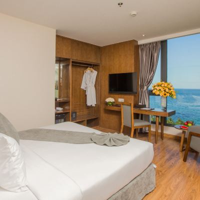 Deluxe queen Room with Sea View