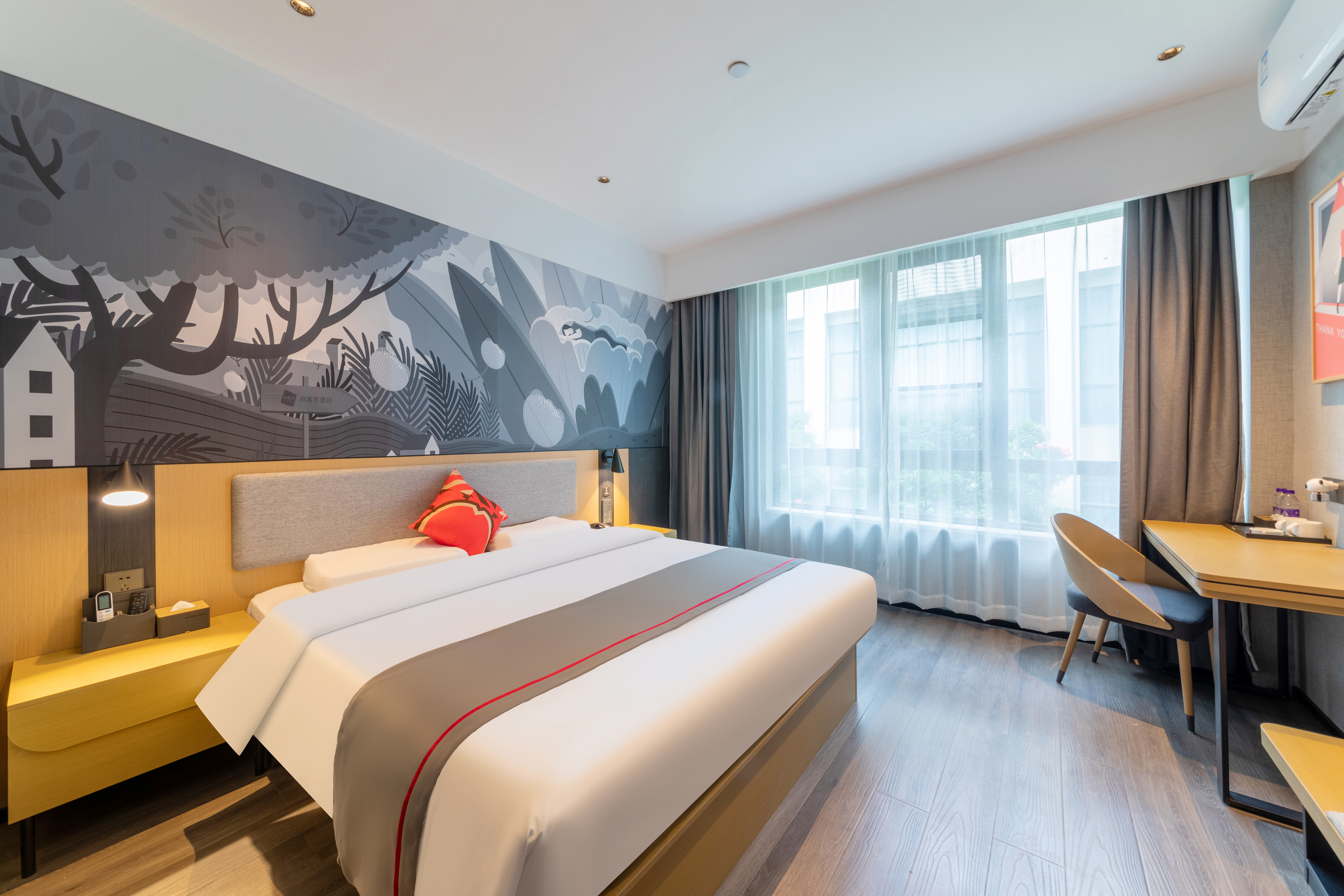 园景高级大床房（智能客控+零压床垫+乳胶枕+可投屏）